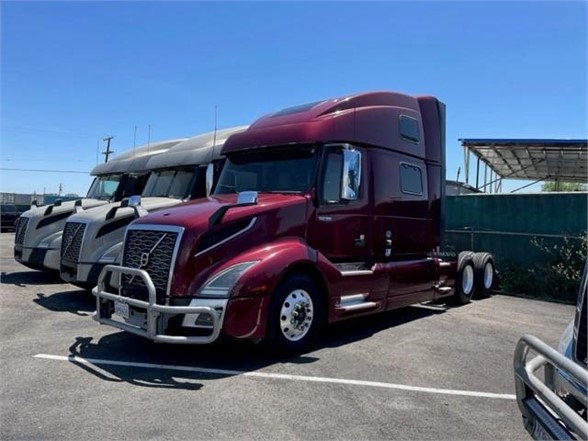 2020 VOLVO VNL64T860 8027569504