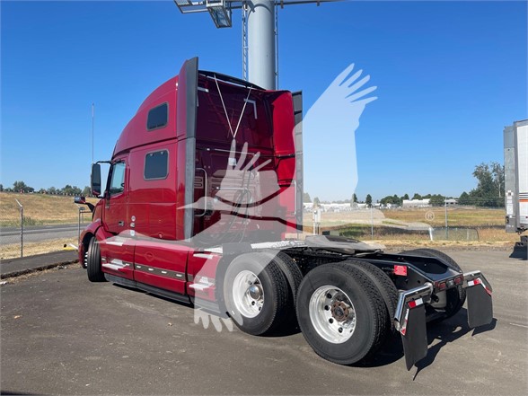 2020 VOLVO VNL64T860 8035330633